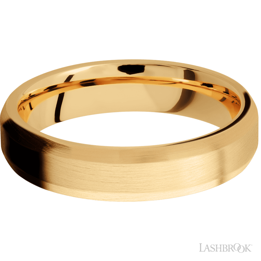 Lashbrook 5mm Beveled 14K Yellow Gold Wedding Band