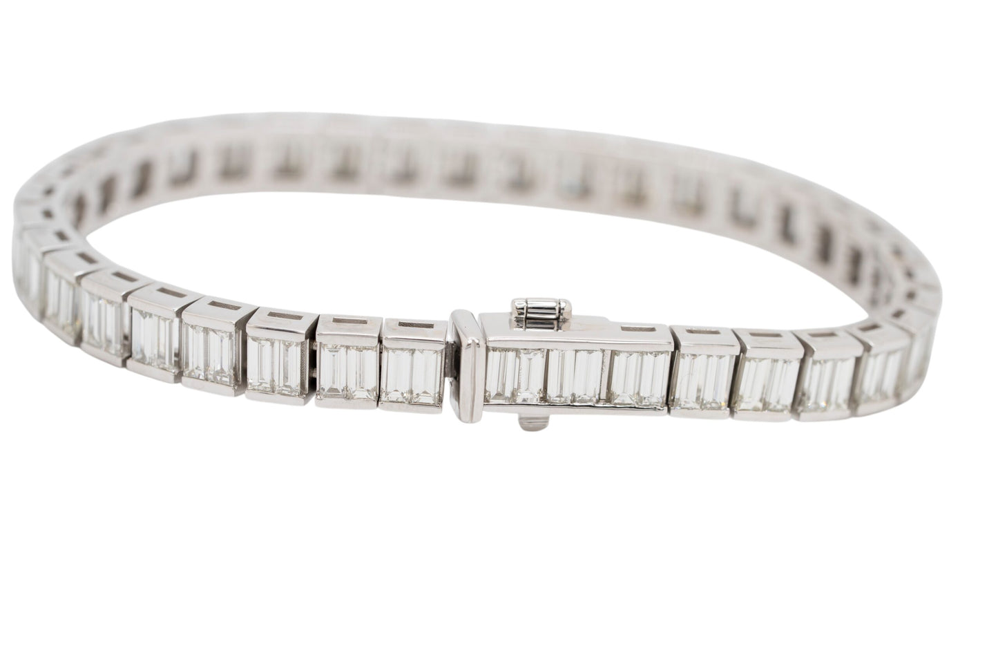 18k White Gold GIA Certified Baguette Diamond Tennis Bracelet