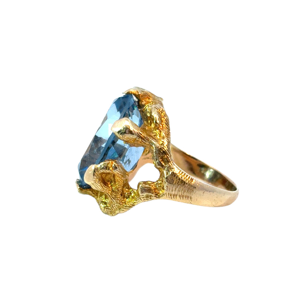 Vintage 14k Yellow Gold Oval Blue Gemstone Ring