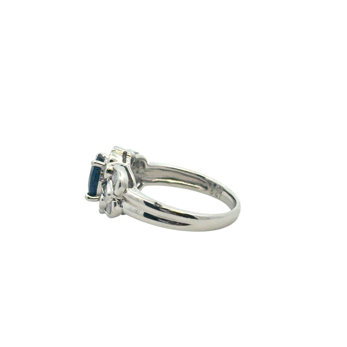 Platinum 1.25ct Oval Sapphire Center 0.47ctw Diamond Cocktail Scalloped Ring