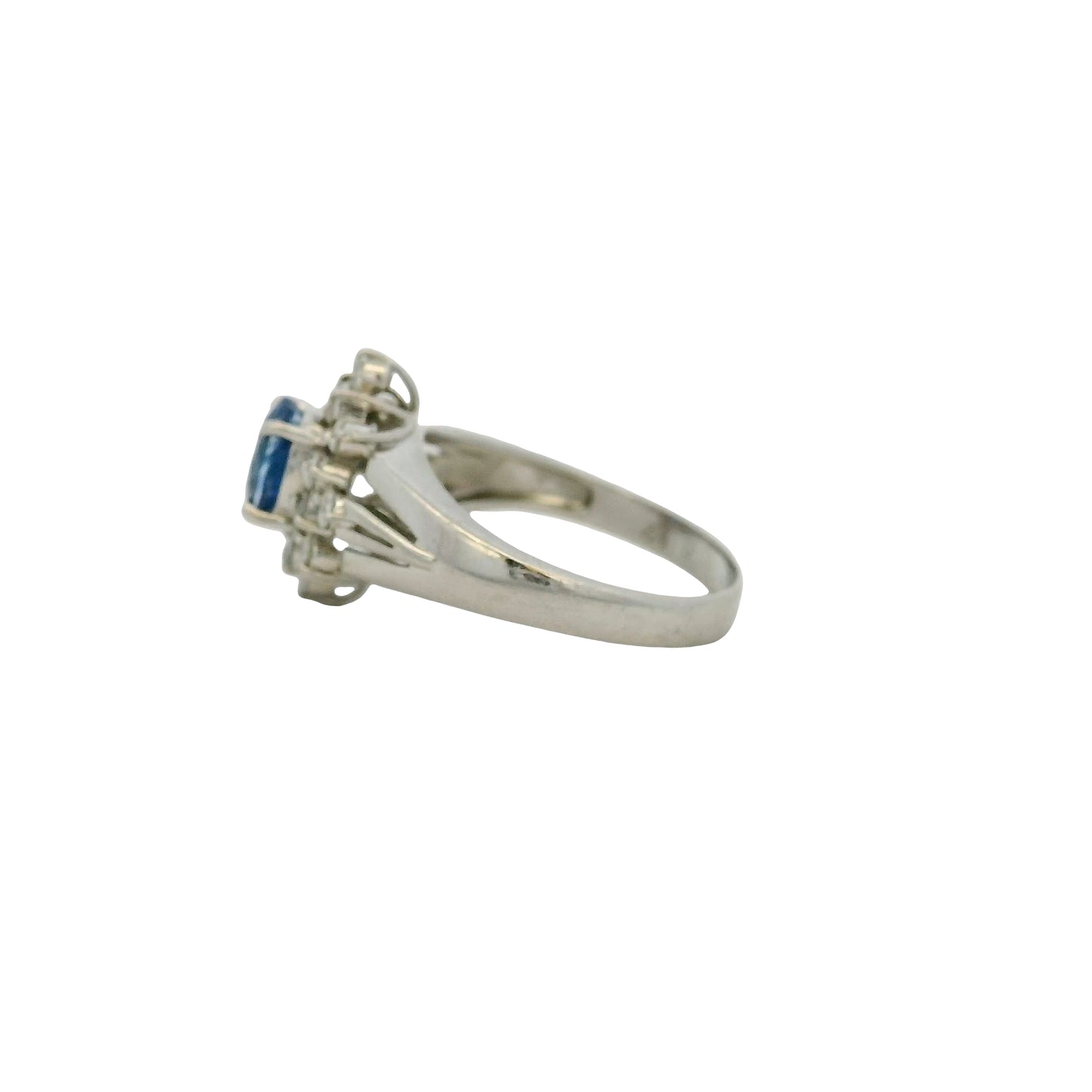 Platinum 0.73ctw Diamond Blue Oval Sapphire Center Cocktail Ring