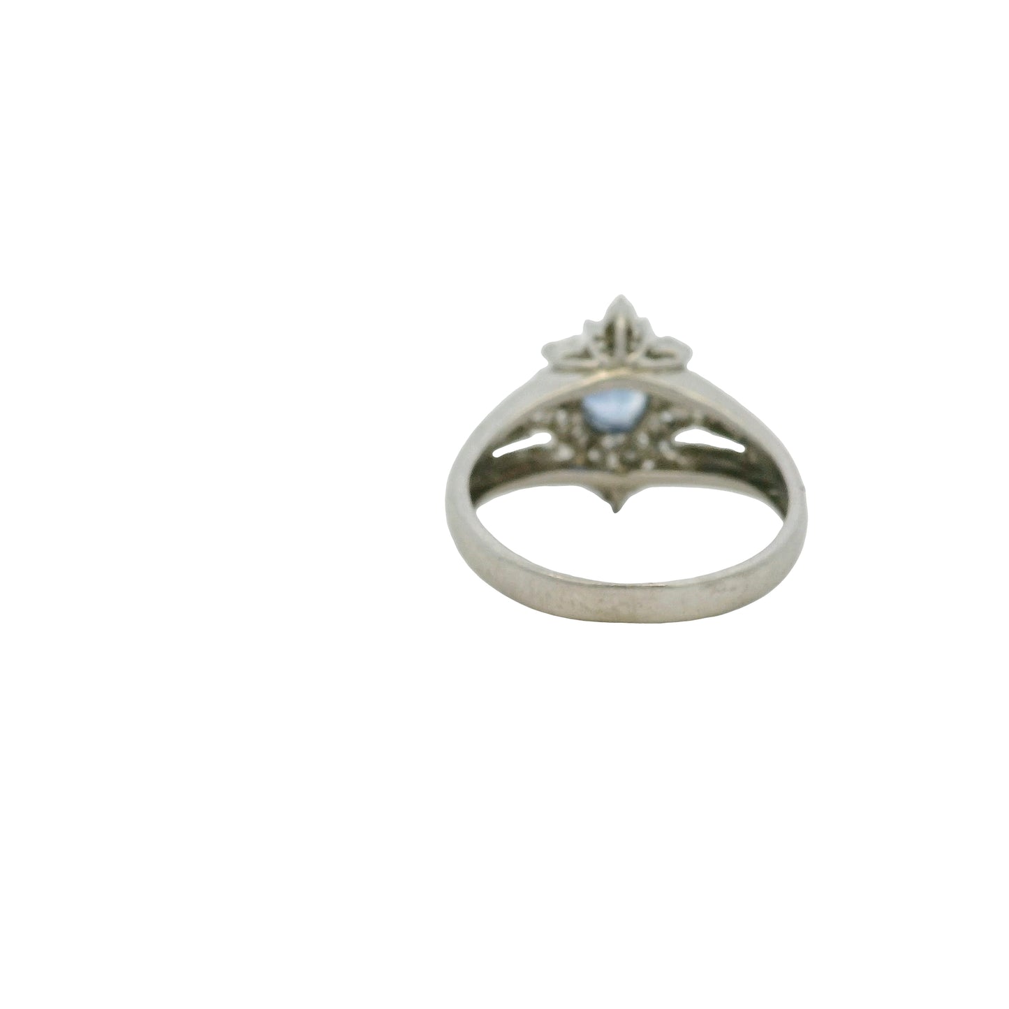 Platinum 0.73ctw Diamond Blue Oval Sapphire Center Cocktail Ring