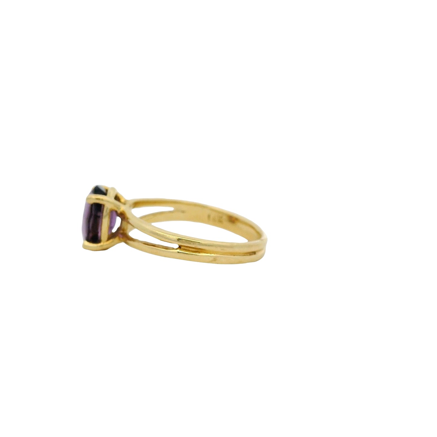 14k Yellow Gold Oval Amethyst Ring