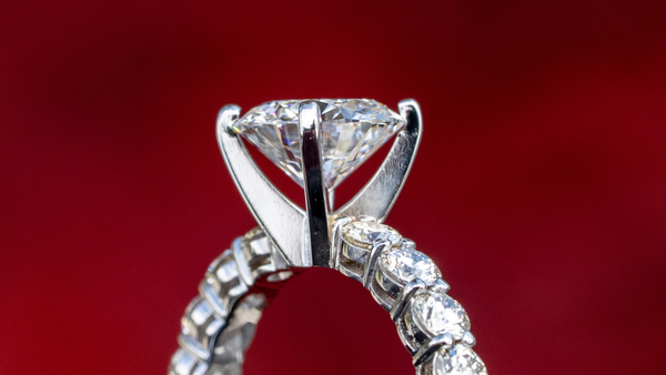Where Can You Buy Vintage or Antique Diamond Rings for Top Dollar?