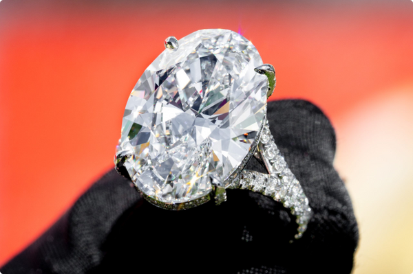 How to Sell a Lab-Grown Diamond Ring: Value, Market Trends & Tips