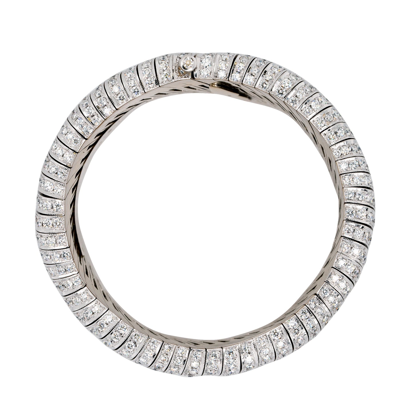 18k White Gold 30ctw Round Cut Diamond Pave Wavy Bangle