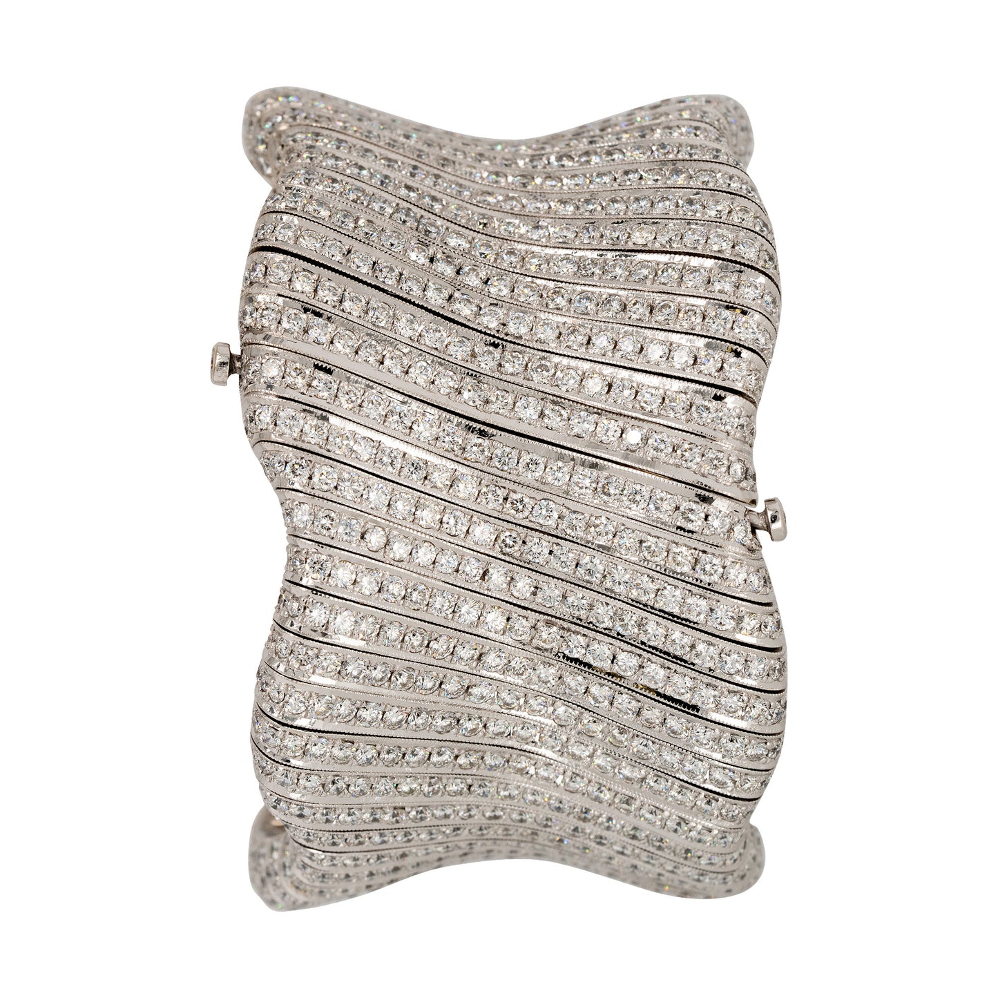 18k White Gold 30ctw Round Cut Diamond Pave Wavy Bangle