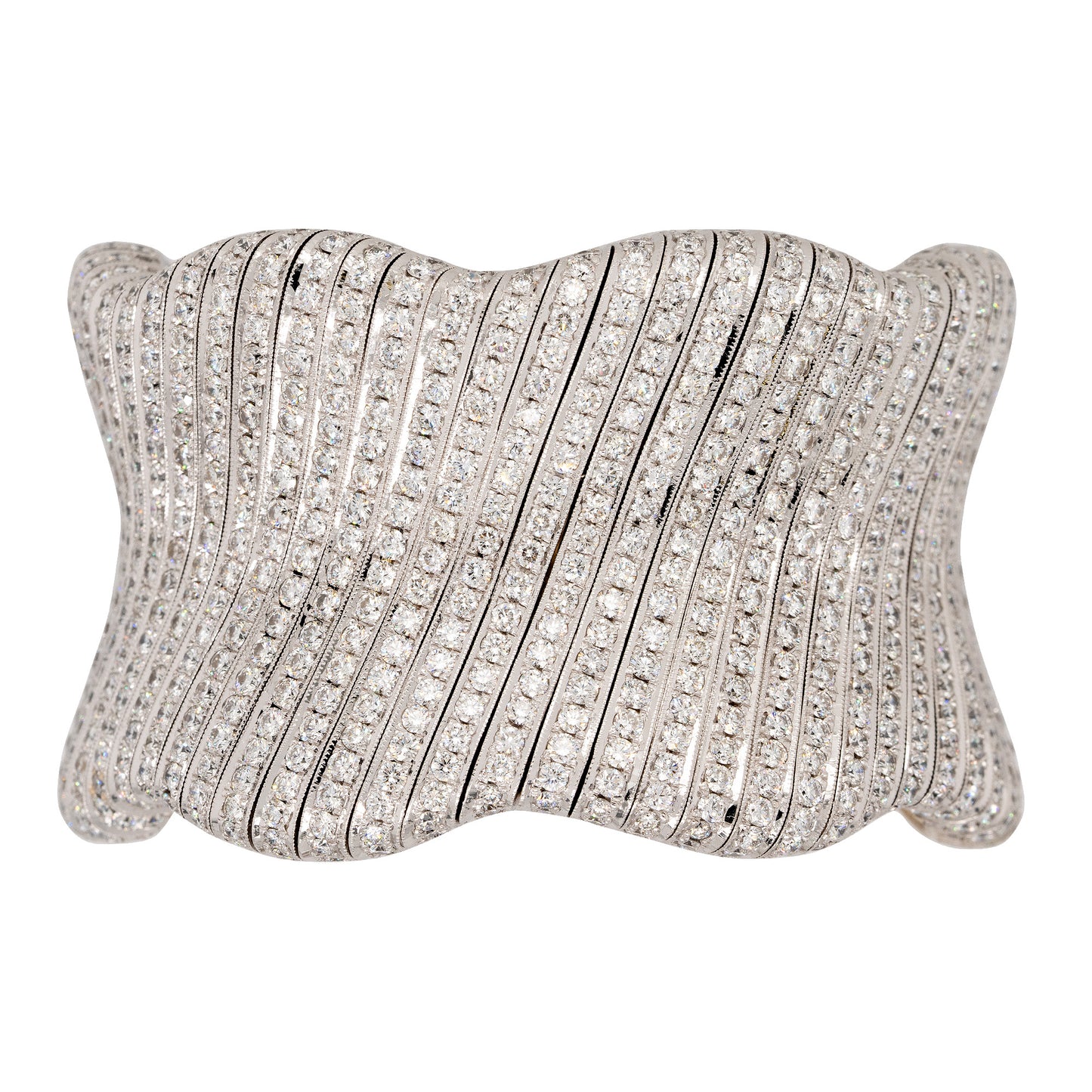 18k White Gold 30ctw Round Cut Diamond Pave Wavy Bangle