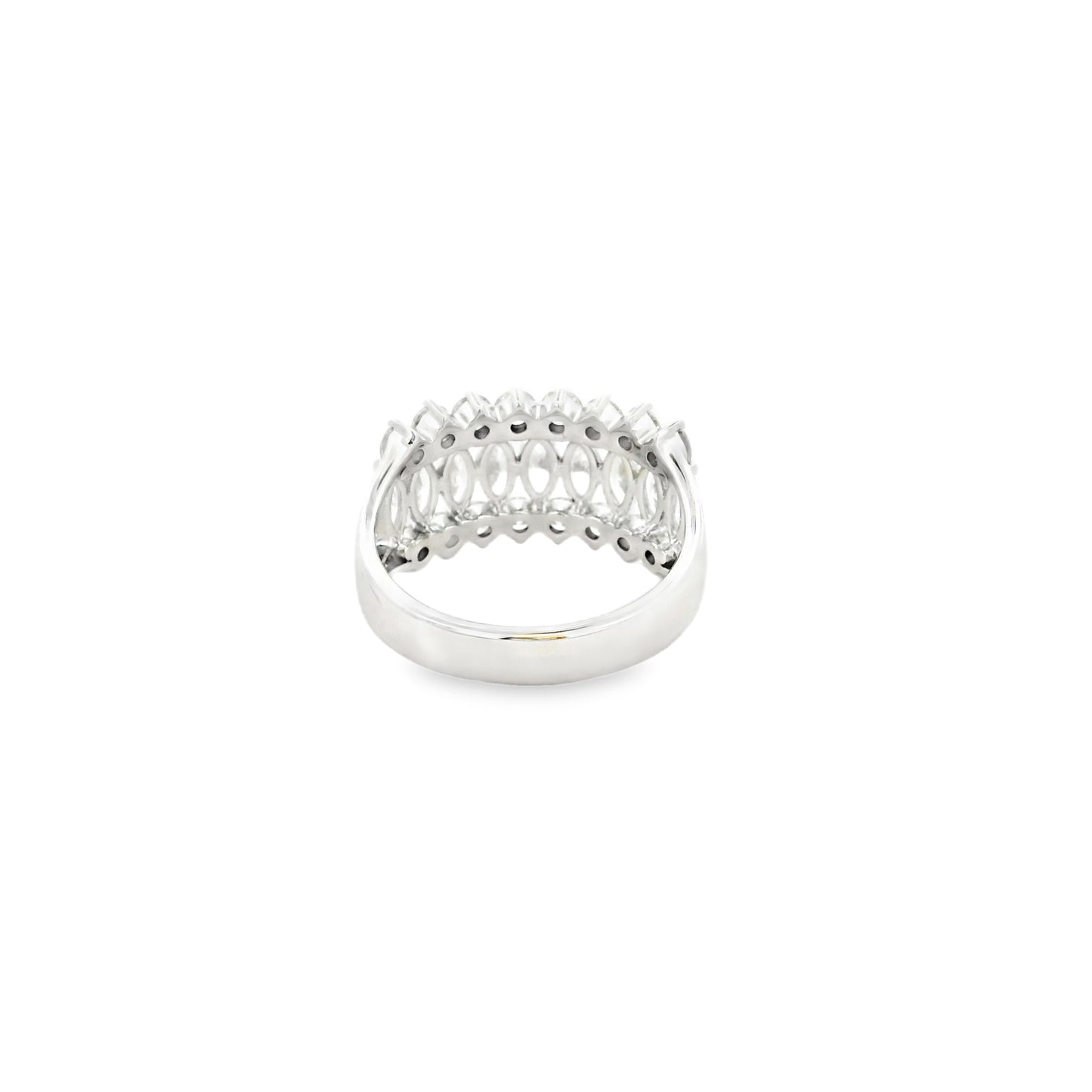 14k White Gold 1.00ctw Marquise Cut and 1.00ctw of Round Brilliant Diamonds Ring