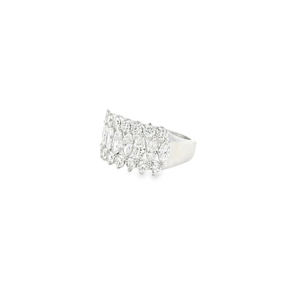 14k White Gold 1.00ctw Marquise Cut and 1.00ctw of Round Brilliant Diamonds Ring