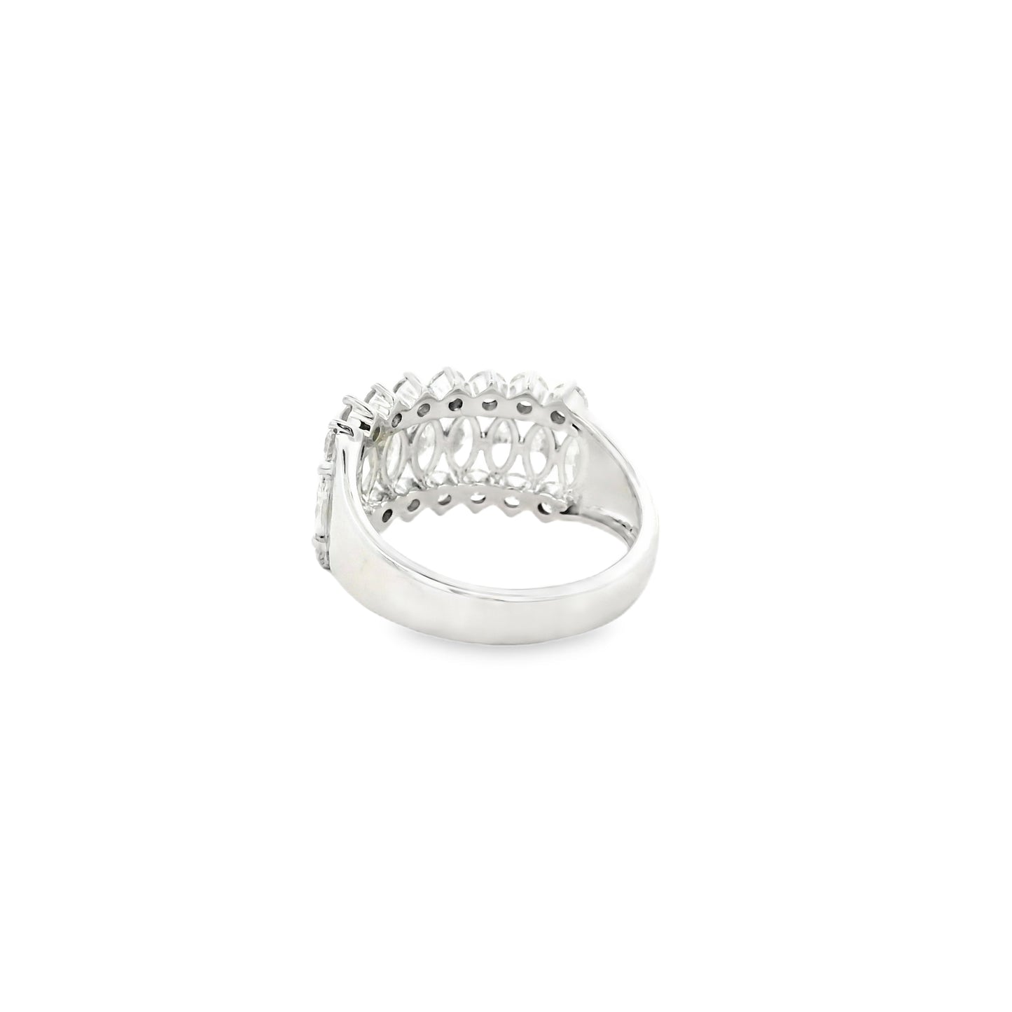 14k White Gold 1.00ctw Marquise Cut and 1.00ctw of Round Brilliant Diamonds Ring