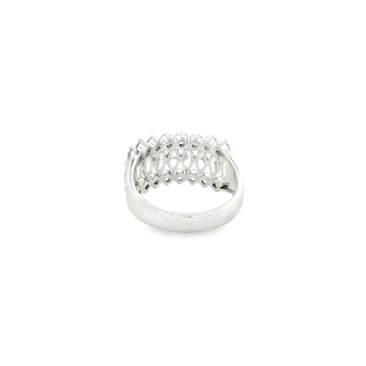 14k White Gold 1.00ctw Marquise Cut and 1.00ctw of Round Brilliant Diamonds Ring