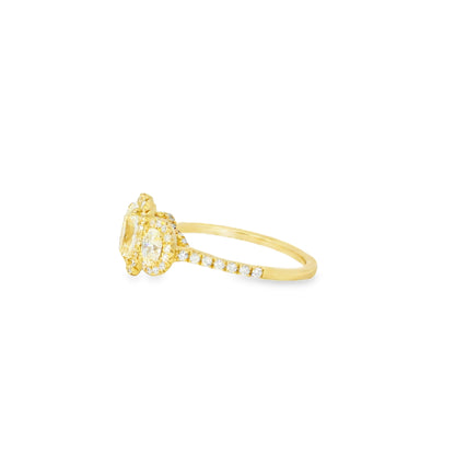 18k Yellow Gold 1.08ct Three-Stone Oval Diamond and 0.35ct Round Brilliant Diamonds Ring