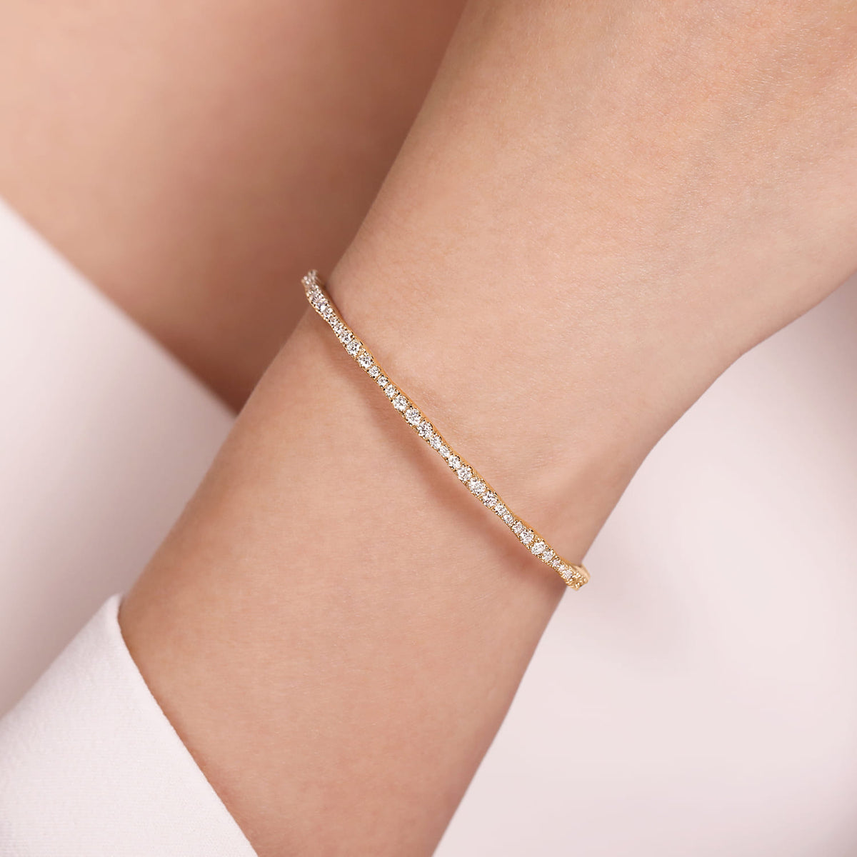 14K Yellow Gold Diamond Station Bangle — Gabriel & Co. BG3707-65Y45JJ