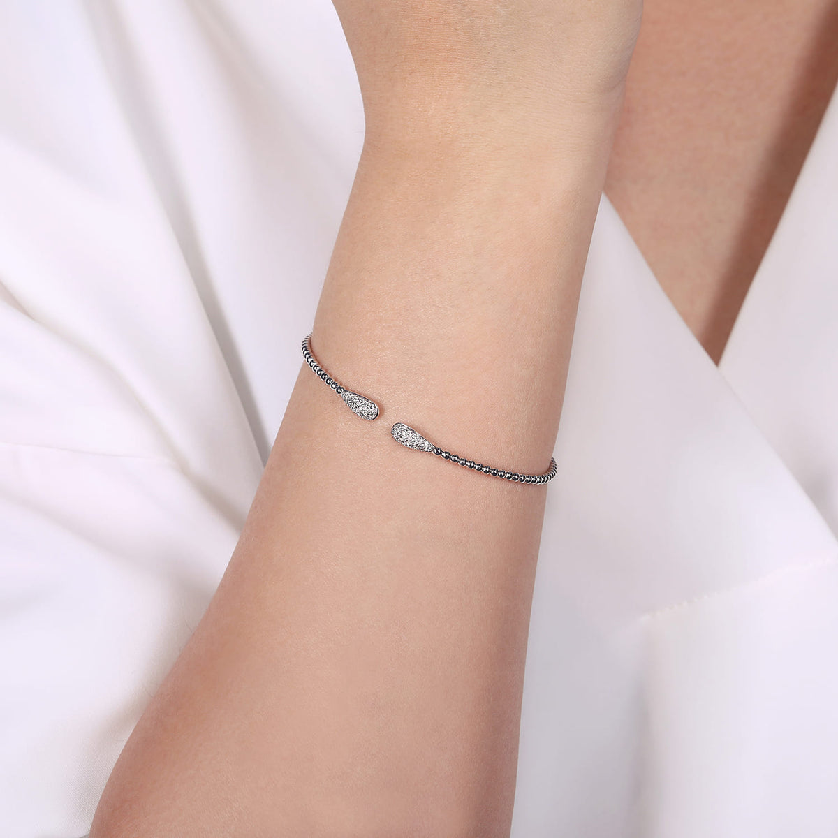 14K White Gold Bujukan Diamond Teardrops Bangle — Gabriel & Co. BG4230-62W45JJ