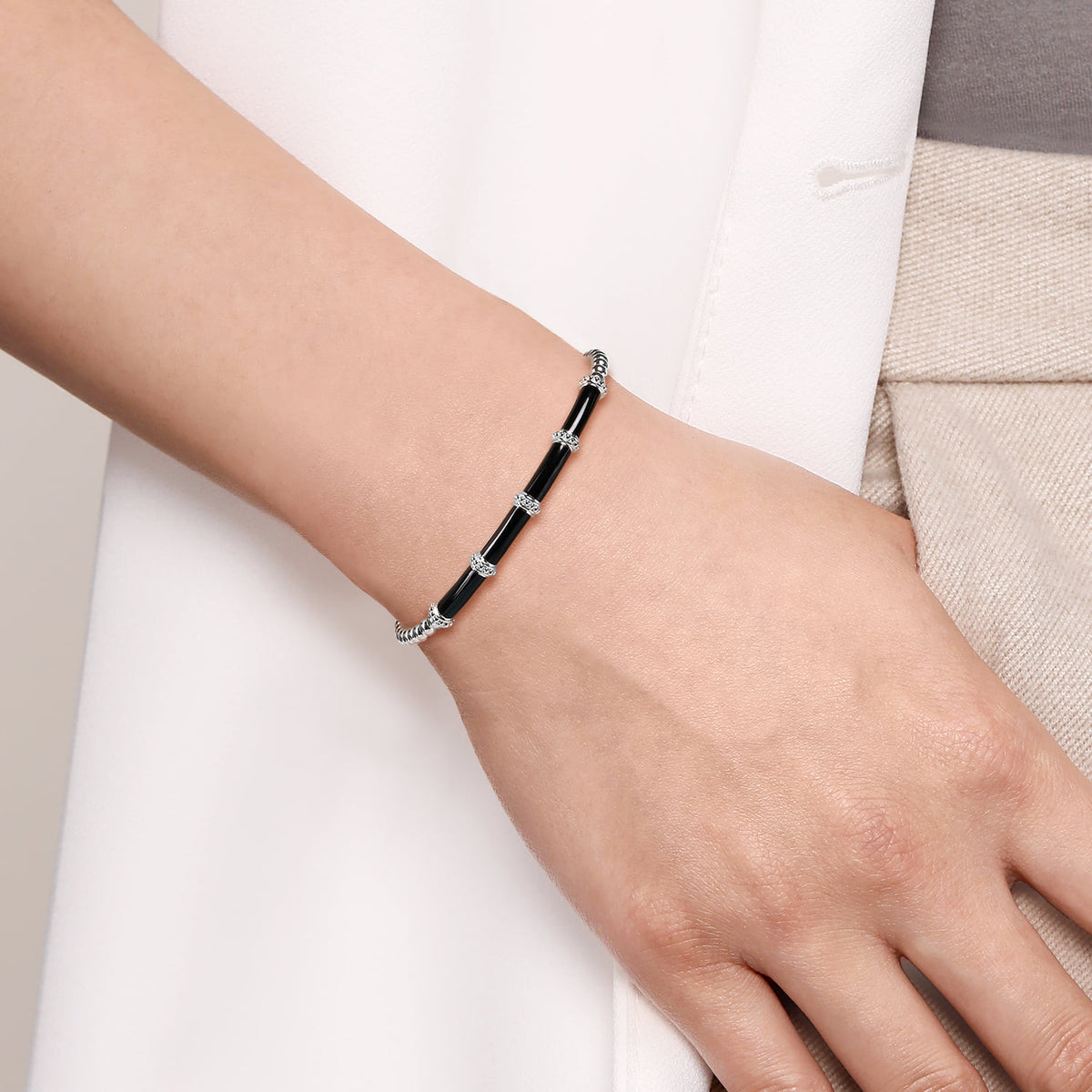 14K White Gold Bujukan and Bar Split Bangle with Black Enamel — Gabriel & Co. BG4972E8W4JJJ