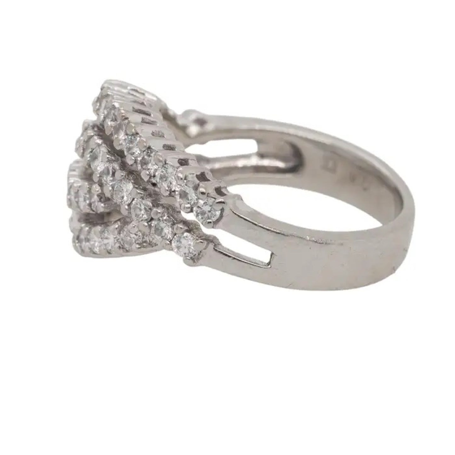18k White Gold Natural Round Brilliant Diamond Fashion Ring