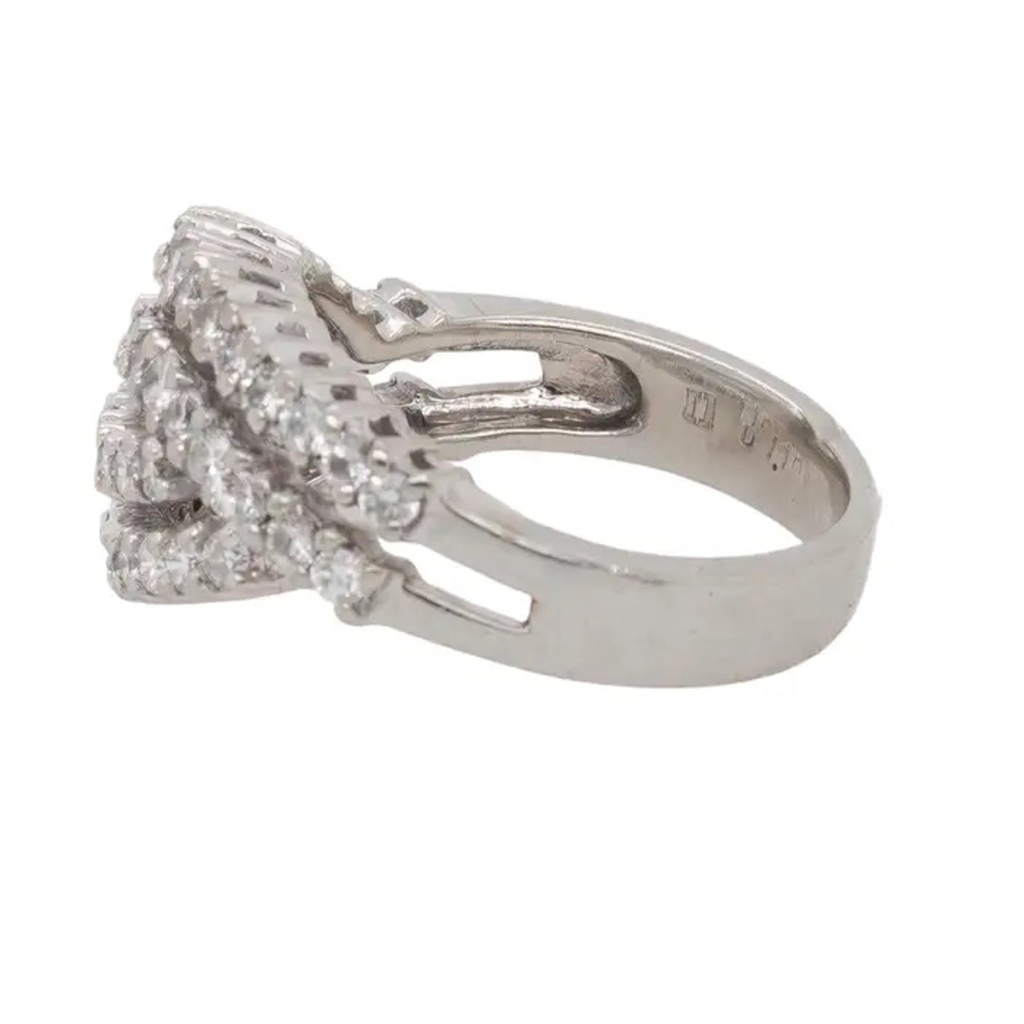 18k White Gold Natural Round Brilliant Diamond Fashion Ring