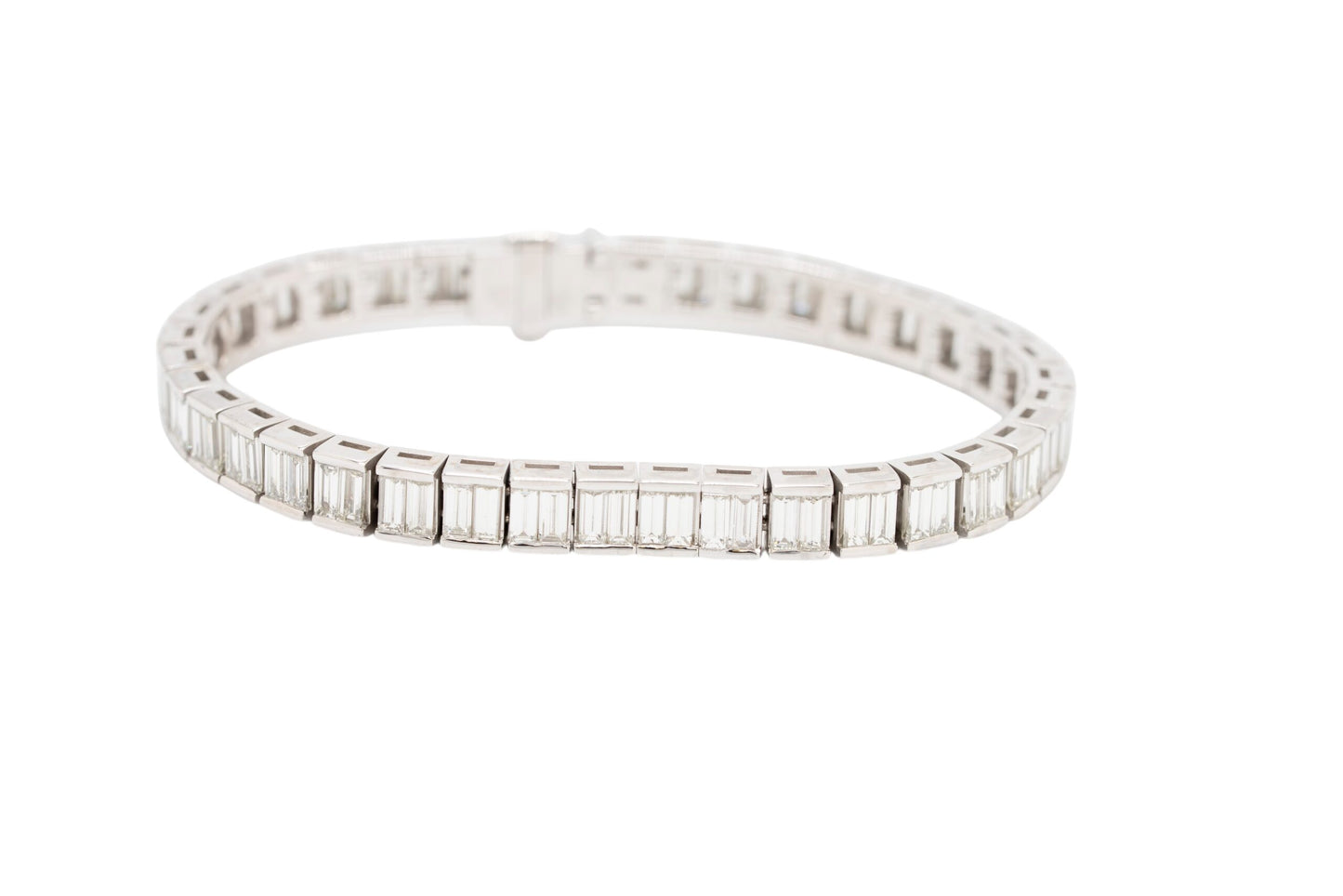 18k White Gold GIA Certified Baguette Diamond Tennis Bracelet