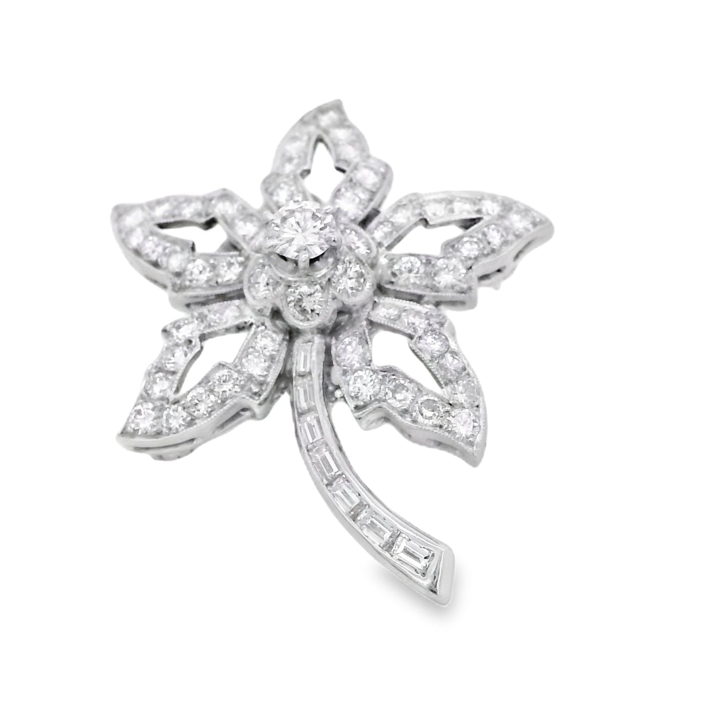 Platinum Star Brooch Featuring a Delicate Floral Design with a Round Brilliant Diamond