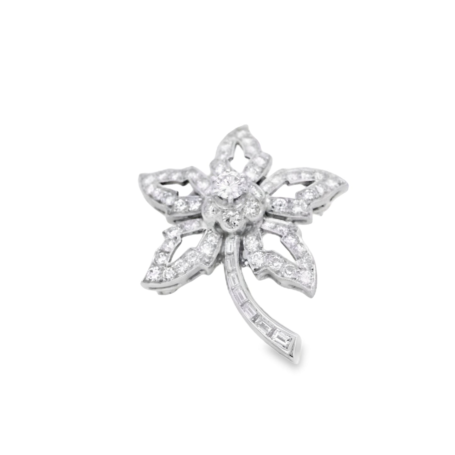 Platinum Star Brooch Featuring a Delicate Floral Design with a Round Brilliant Diamond