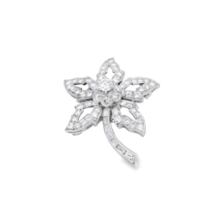 Platinum Star Brooch Featuring a Delicate Floral Design with a Round Brilliant Diamond