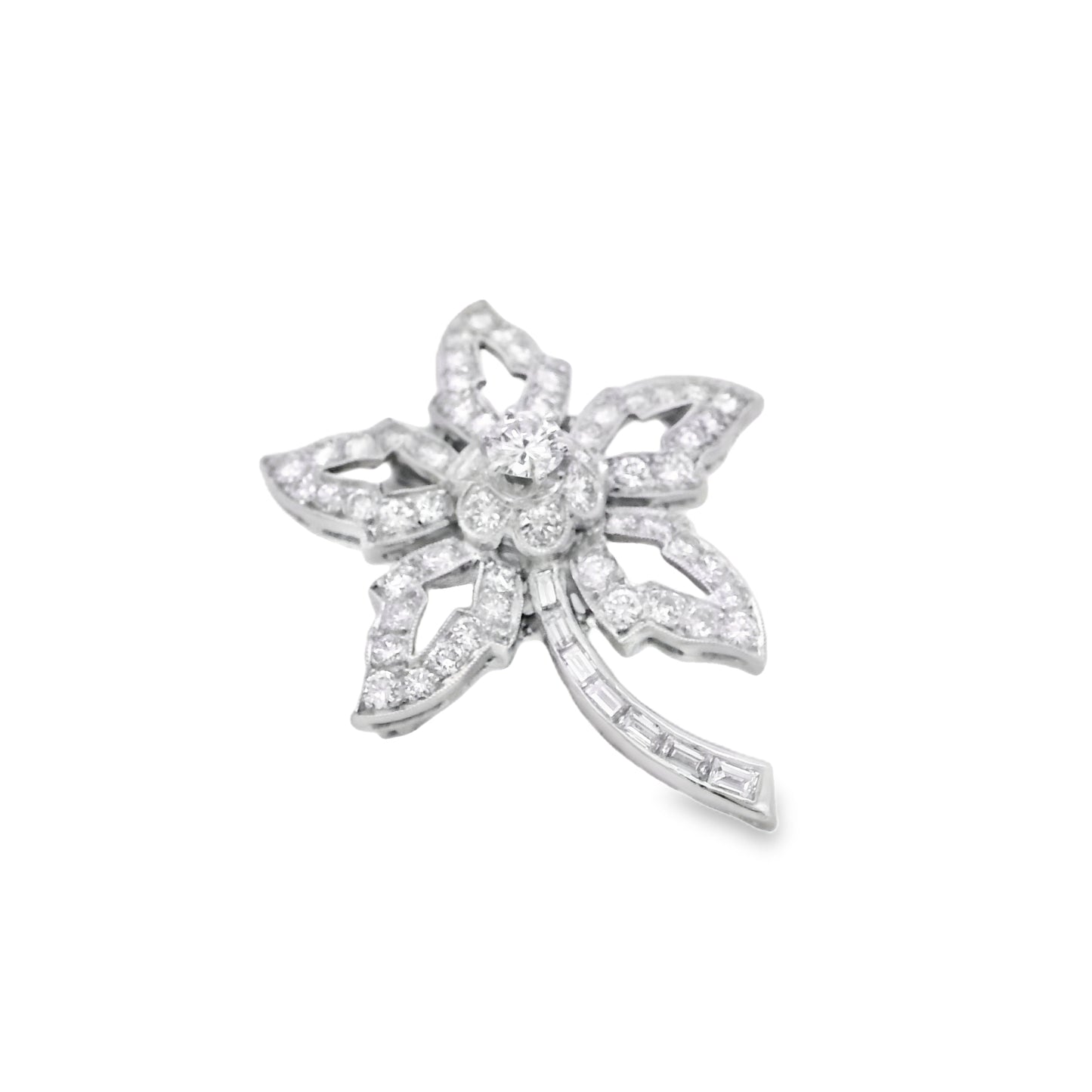 Platinum Star Brooch Featuring a Delicate Floral Design with a Round Brilliant Diamond