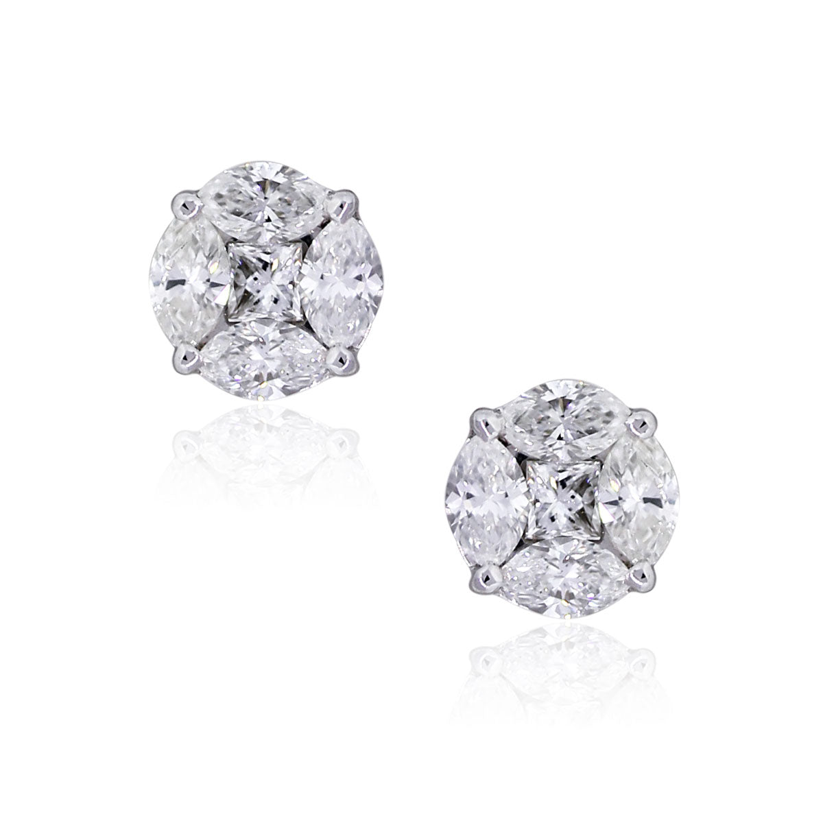 18k White Gold 0.79ctw Mosaic Diamond Stud Earrings