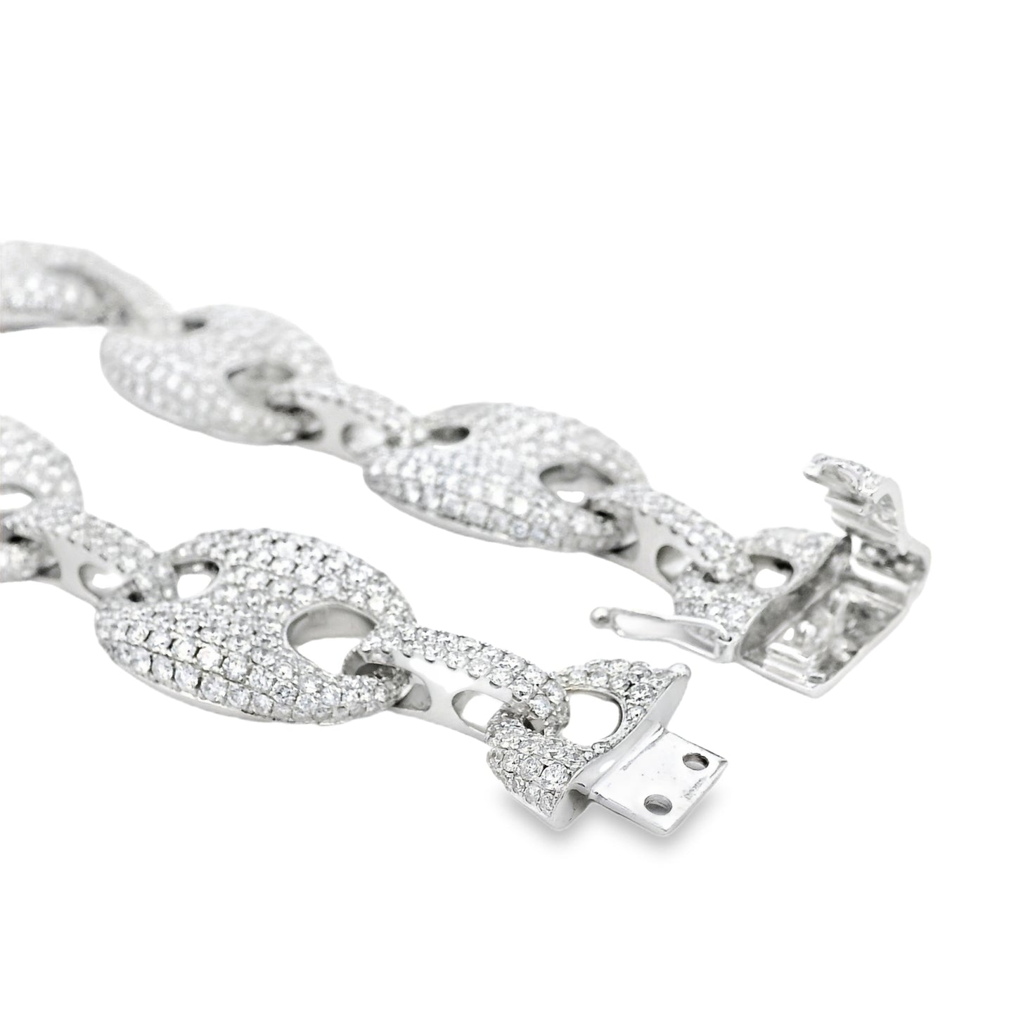18k White Gold 16.05ctw Gucci Link Diamond Bracelet