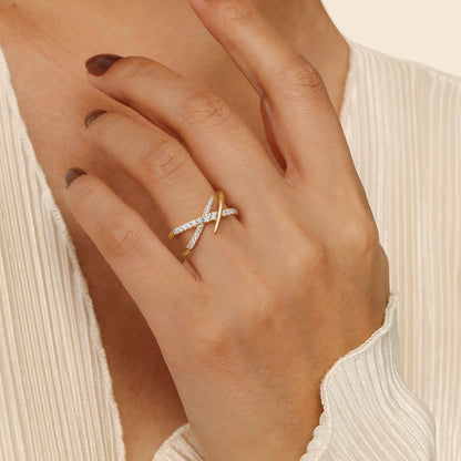 14K Yellow Gold Graduating Diamond Spike Criss Cross Ring — Gabriel & Co. LR52790Y45JJ