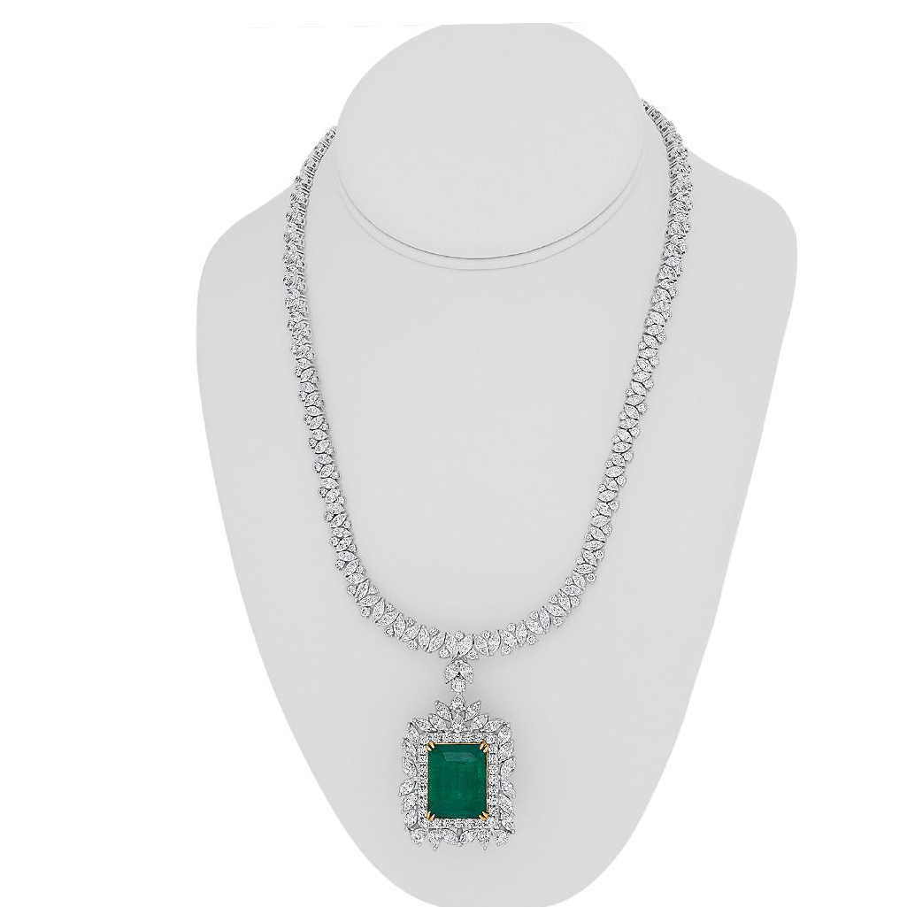24.42 ct Emerald and Diamond Necklace — view 5