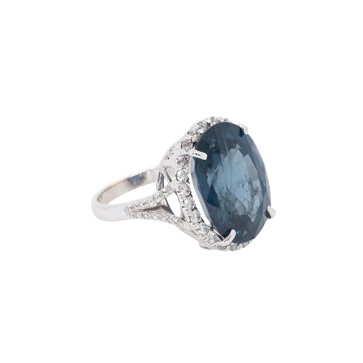 18k White Gold 18.41ct Oval Sapphire and Natural Diamond Ring