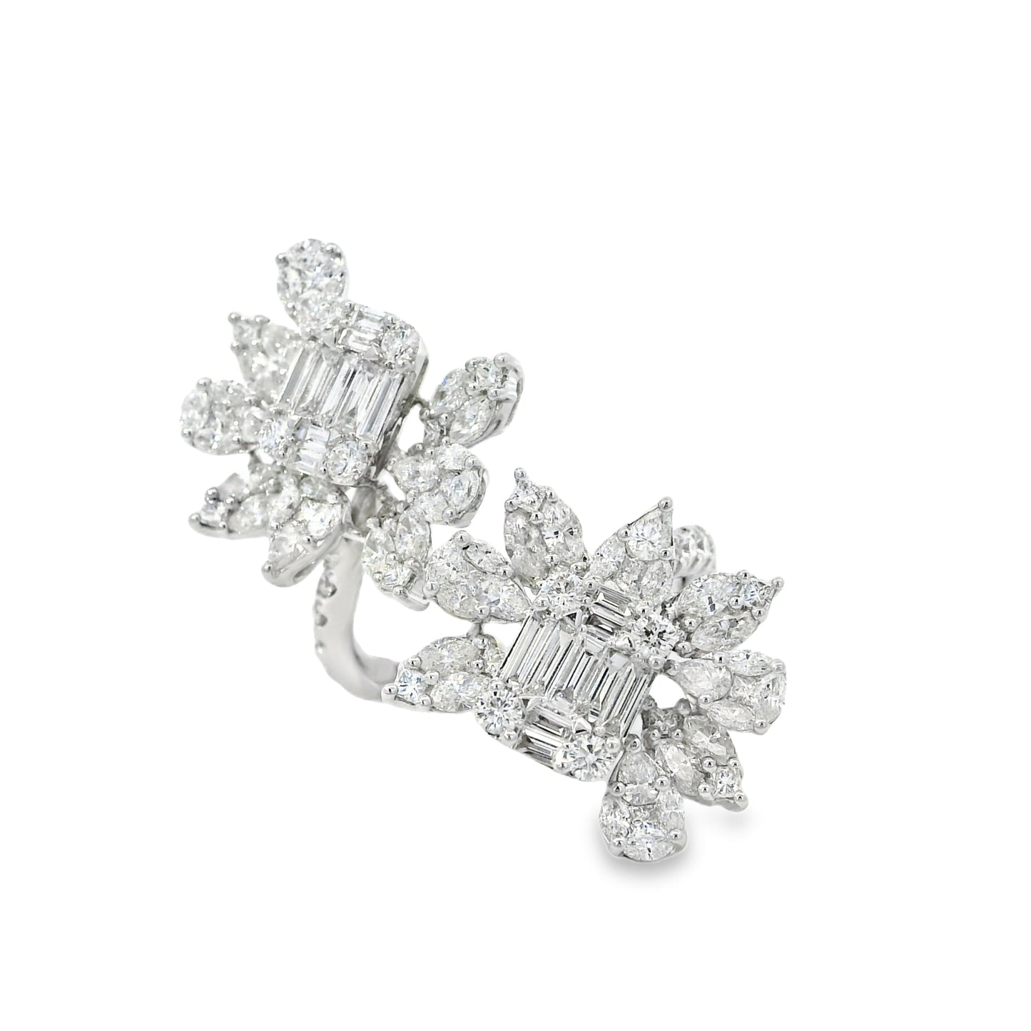18k White Gold 3.61ctw Natural Diamond Flower Ring