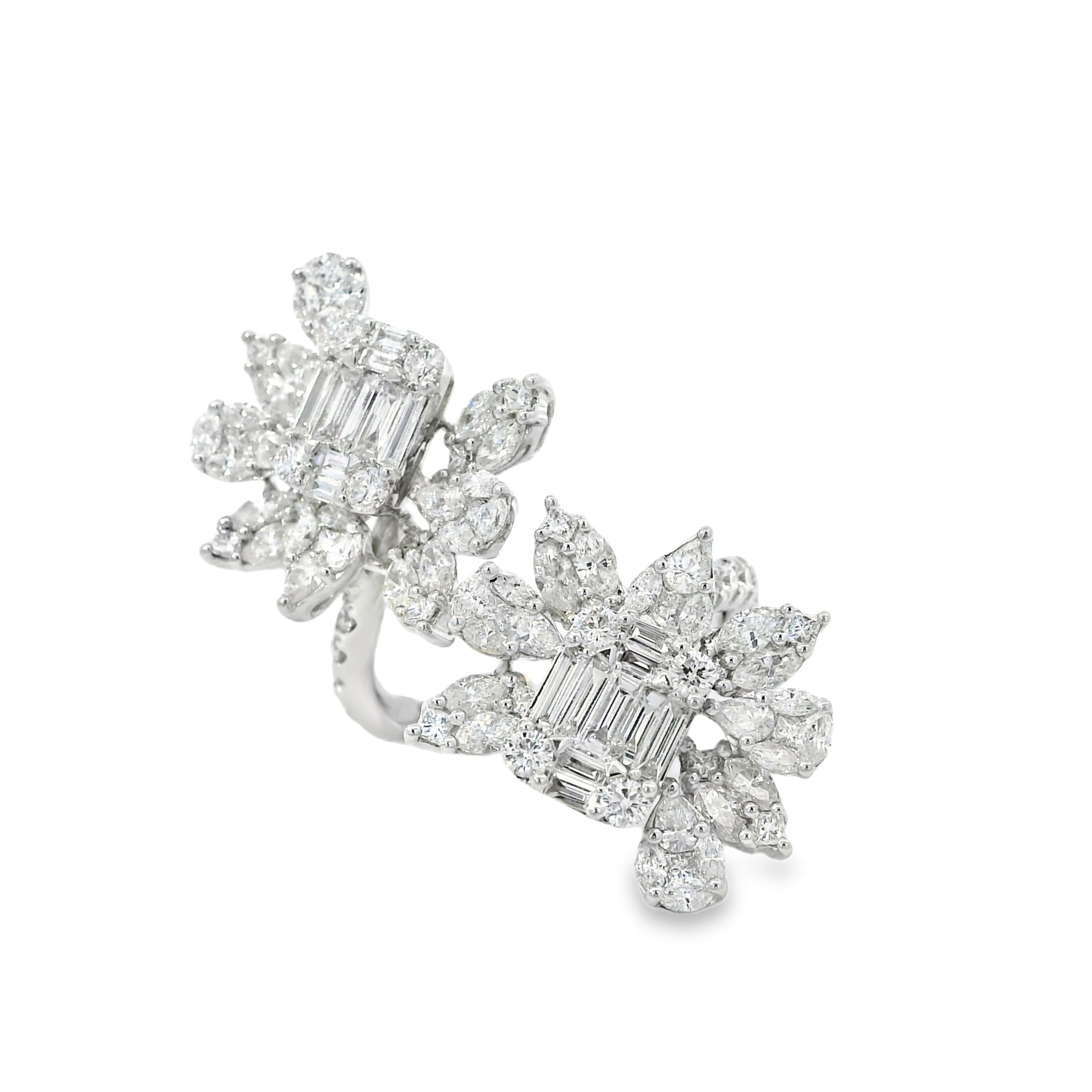 18k White Gold 3.61ctw Natural Diamond Flower Ring