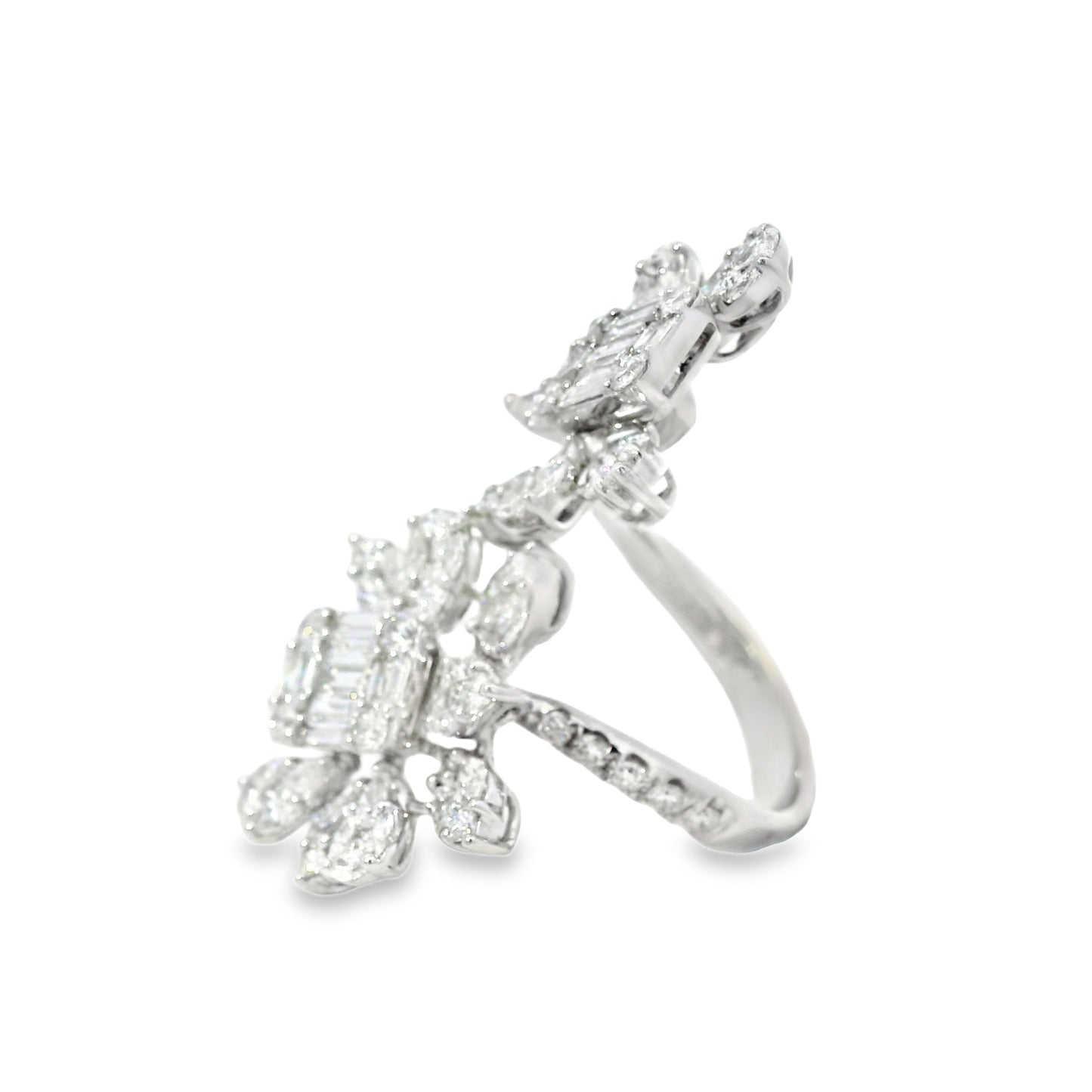 18k White Gold 3.61ctw Natural Diamond Flower Ring