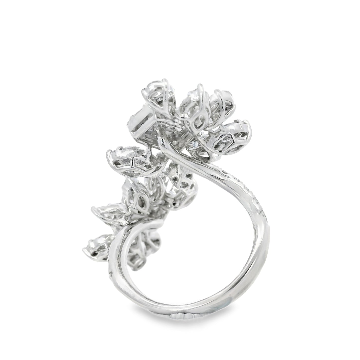 18k White Gold 3.61ctw Natural Diamond Flower Ring