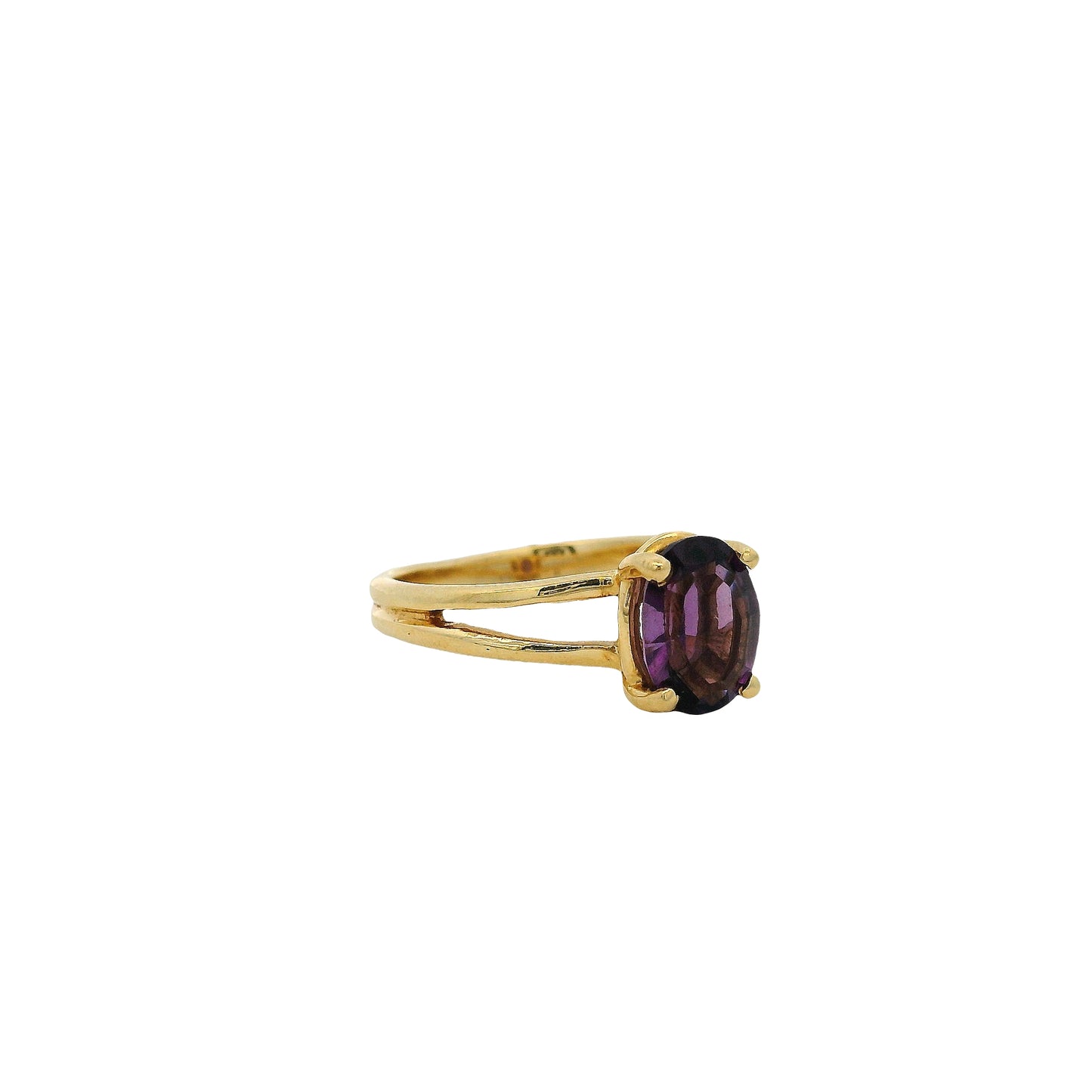14k Yellow Gold Oval Amethyst Ring