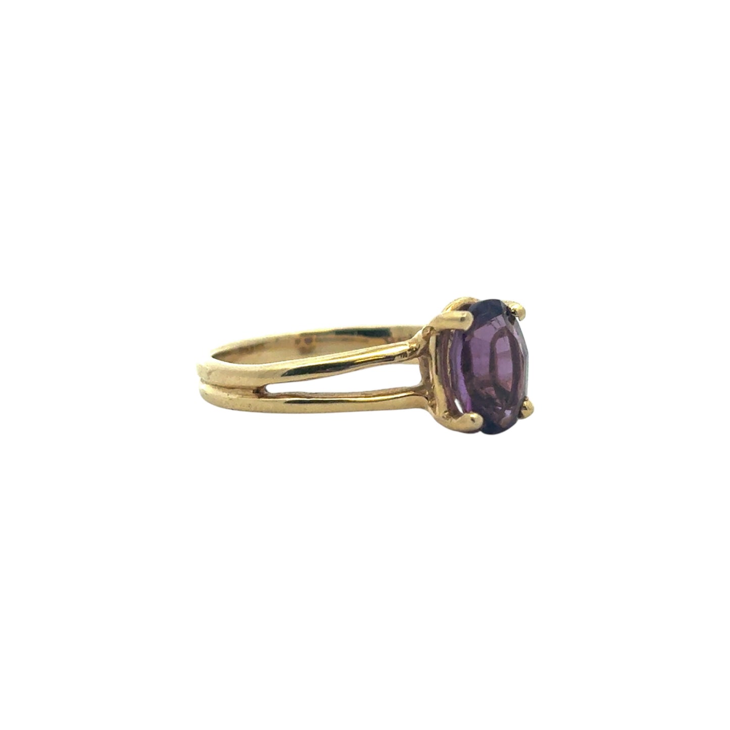 14k Yellow Gold Oval Amethyst Ring