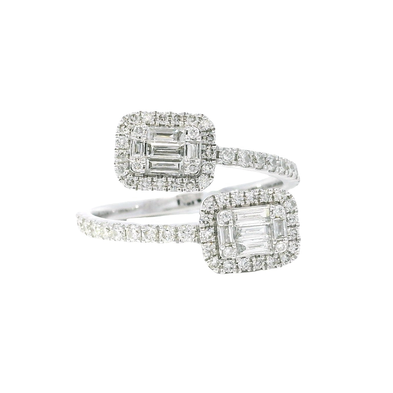 14k White Gold 0.28ct Baguette Cut and 0.45ct Round Brilliant Diamond in a Toi et Moi Ring