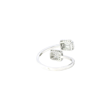 14k White Gold 0.28ct Baguette Cut and 0.45ct Round Brilliant Diamond in a Toi et Moi Ring