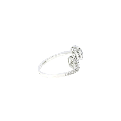 14k White Gold 0.28ct Baguette Cut and 0.45ct Round Brilliant Diamond in a Toi et Moi Ring