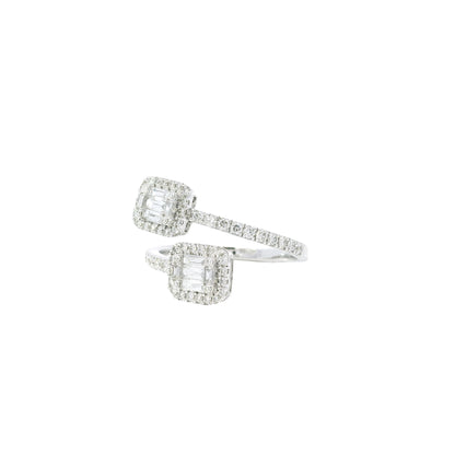 14k White Gold 0.28ct Baguette Cut and 0.45ct Round Brilliant Diamond in a Toi et Moi Ring