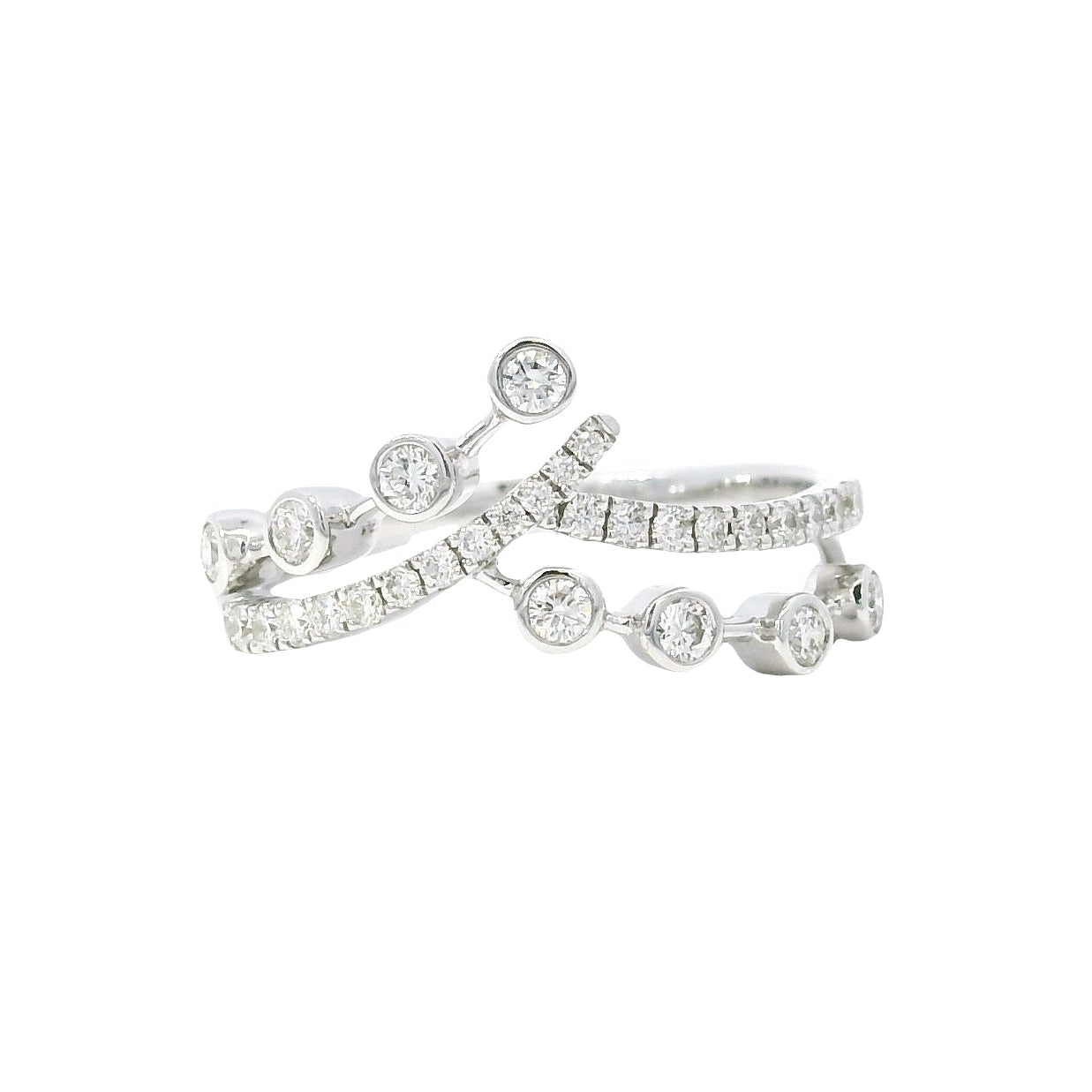 14k White Gold 0.34ctw Round Brilliant diamonds in a V-Shaped Ring Band