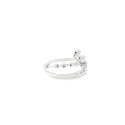 14k White Gold 0.34ctw Round Brilliant diamonds in a V-Shaped Ring Band