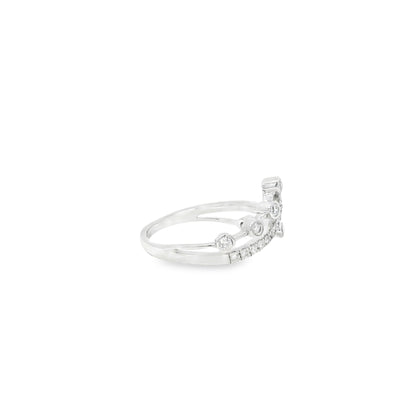 14k White Gold 0.34ctw Round Brilliant diamonds in a V-Shaped Ring Band