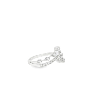 14k White Gold 0.34ctw Round Brilliant diamonds in a V-Shaped Ring Band