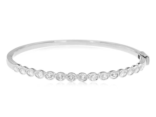14k White Gold 1.35ctw Beaded Oval Cut Diamond Bangle