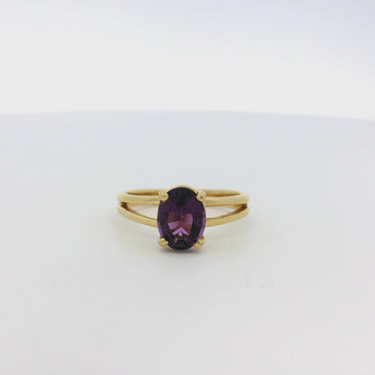 14k Yellow Gold Oval Amethyst Ring