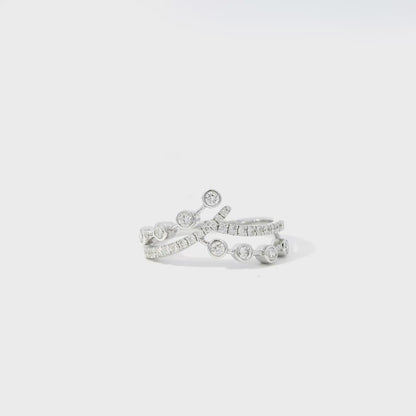 14k White Gold 0.34ctw Round Brilliant diamonds in a V-Shaped Ring Band