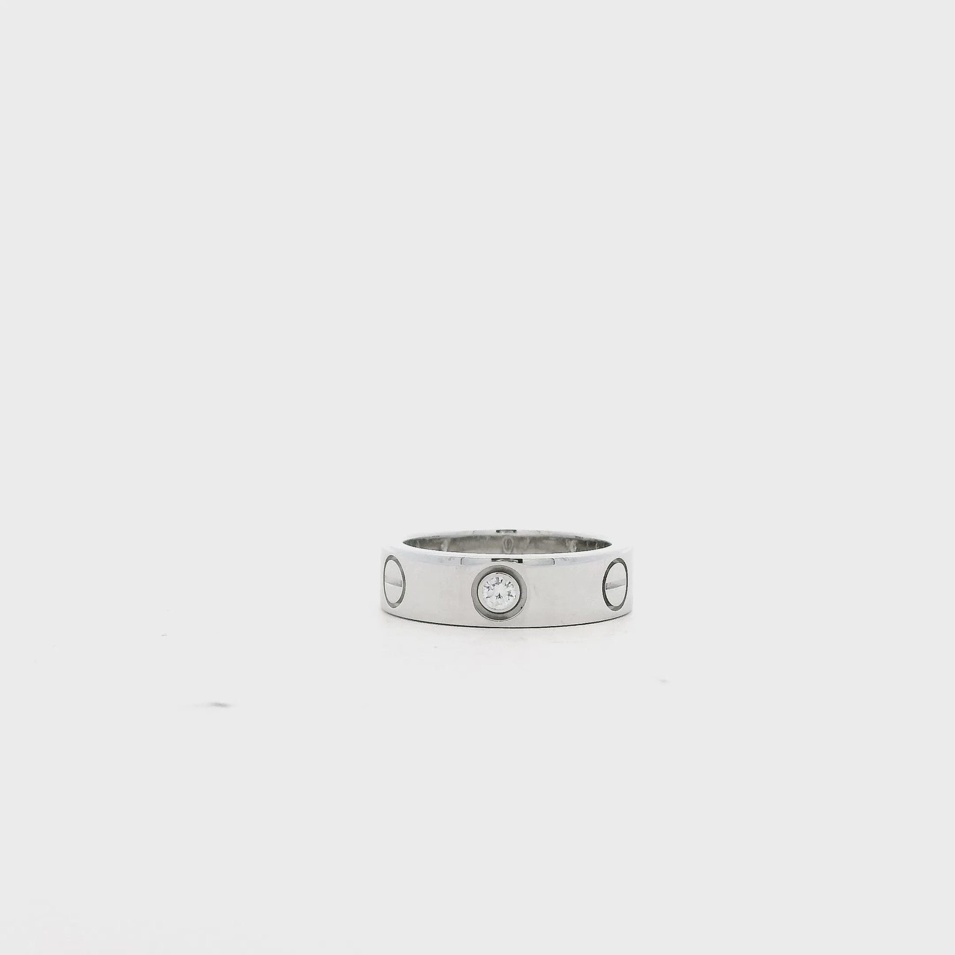 R5897 product video